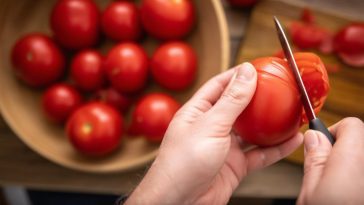 Le secret pour peler vos tomates facilement et rapidement : la méthode infaillible