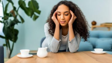 Stress et appétit : 3 solutions pour retrouver l'équilibre selon une psychologue