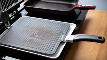 Plancha Gaz en Fonte Émaillée : Nettoyage sans faute, garantie longévité