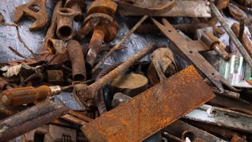 Rouille sur vos outils ? Découvrez ces 5 solutions magiques pour les restaurer !