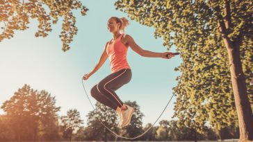 Brûler plus de 300 calories en 30 minutes : ces 3 exercices explosifs vont tout changer !