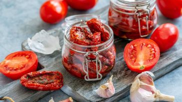 Faire ses tomates séchées maison devient un jeu d’enfant avec cette méthode testée et approuvée