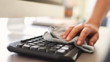 Clavier noir de crasse : cette technique secrète élimine tout sans effort