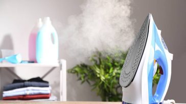Ces 5 techniques méconnues transforment un fer à repasser sale en appareil impeccable comme au premier jour