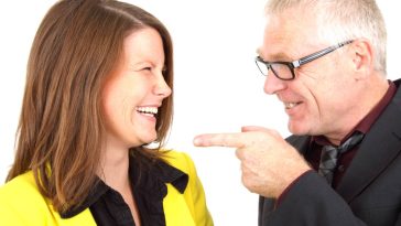 Ces 5 compliments irrésistibles déclenchent des émotions puissantes : découvrez pourquoi personne n’y résiste vraiment