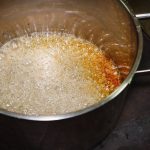 Le secret pour réussir un caramel parfait sans jamais le brûler dans la casserole