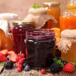 Vous rangez votre confiture au mauvais endroit sans le savoir : frigo ou placard, voici ce qu’il faut absolument faire