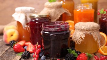 Vous rangez votre confiture au mauvais endroit sans le savoir : frigo ou placard, voici ce qu’il faut absolument faire