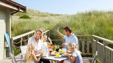 Régime et vacances : les astuces concrètes pour ne pas ruiner vos efforts en partant