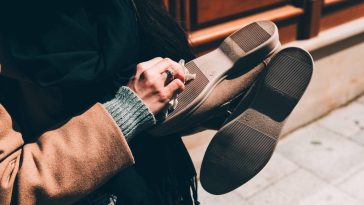 Cette méthode toute simple peut rendre vos chaussures beaucoup moins glissantes