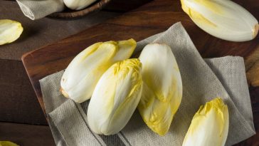 Voici comment cuire des endives à la cocotte-minute sans amertume ni faux pas