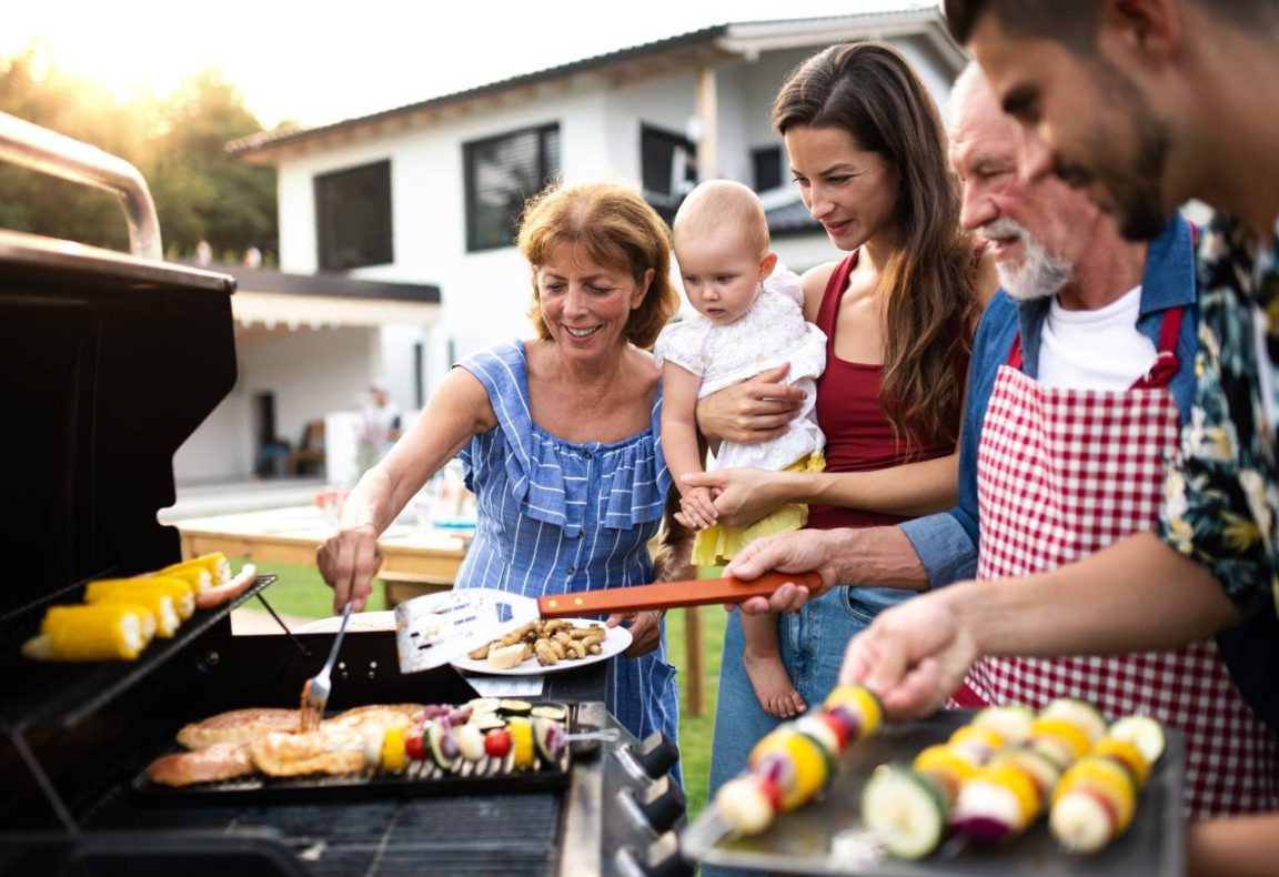 Barbecue : les conseils essentiels pour profiter de vos grillades sans gâcher la fête