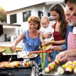 Barbecue : les conseils essentiels pour profiter de vos grillades sans gâcher la fête