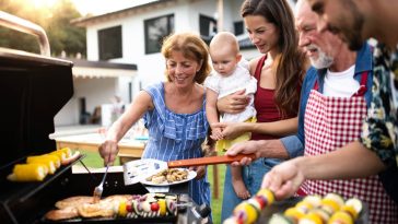 Barbecue : les conseils essentiels pour profiter de vos grillades sans gâcher la fête