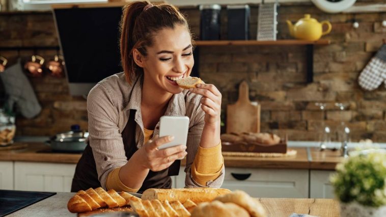Ne jetez plus votre pain de la veille : cette astuce lui redonne une croûte délicieusement croustillante