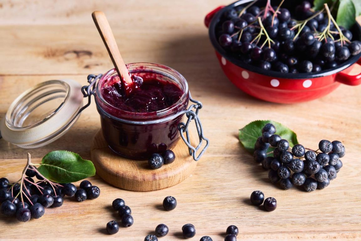Votre confiture reste trop liquide ? Ce geste peut l’épaissir sans tout recommencer