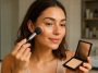 5 gestes make-up qui changent vraiment tout pour avoir un teint lumineux